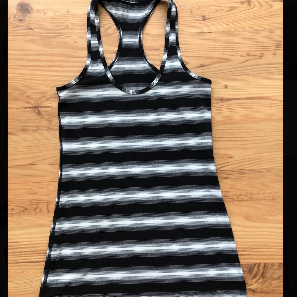 Lululemon Swiftly Tech Razorback